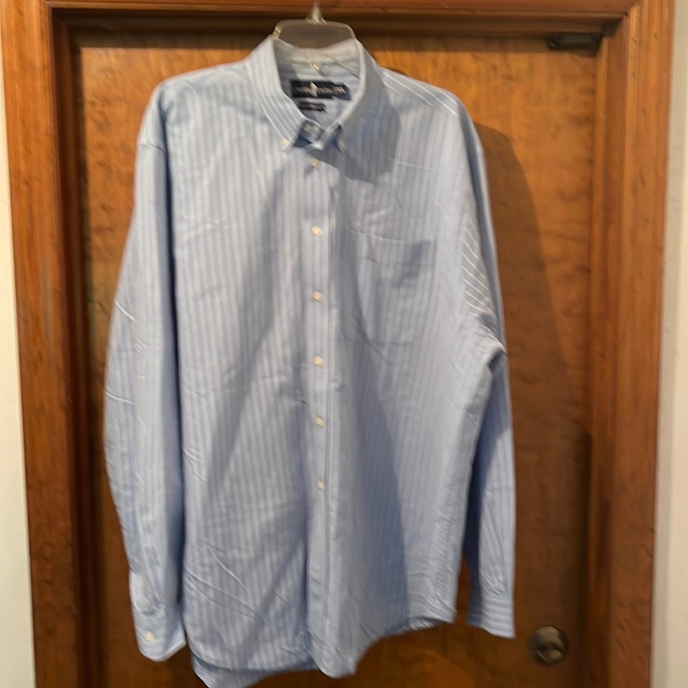 T Harris London men’s long sleeve dress shirt xl button down blue stripe